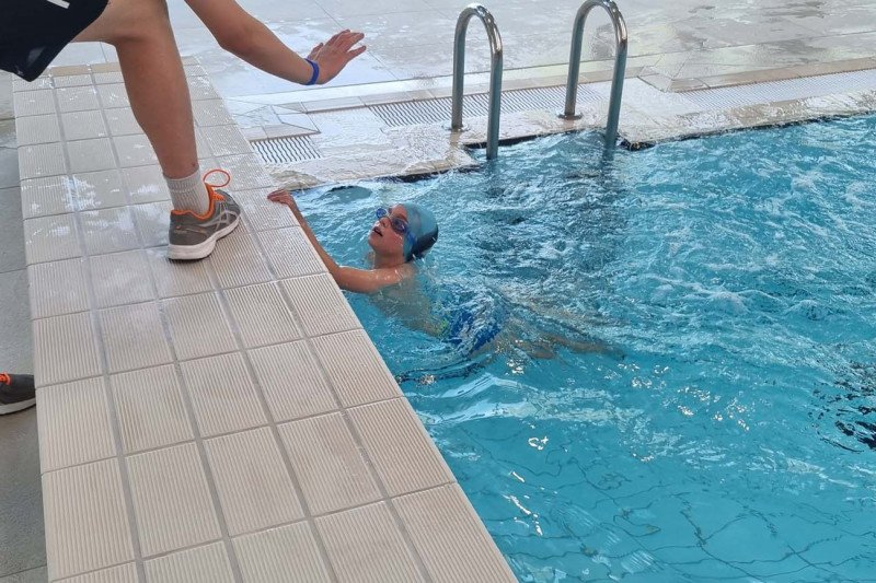 Tarpmokyklinės antrų klasių mokinių projekto "Mokėk plaukti ir saugiai elgtis vandenyje" varžybos