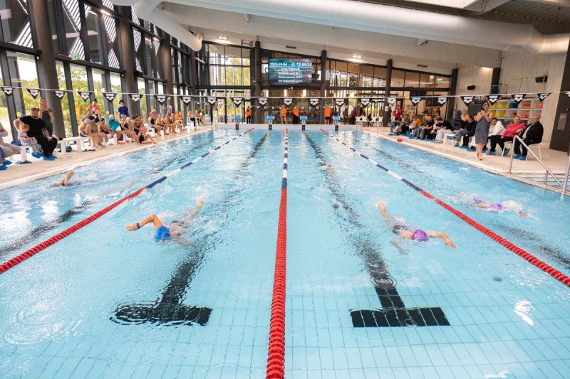 Jonava tapo Lietuvos sporto širdimi: baseine – plaukimo varžybos "#PlaukiamJonavoj"