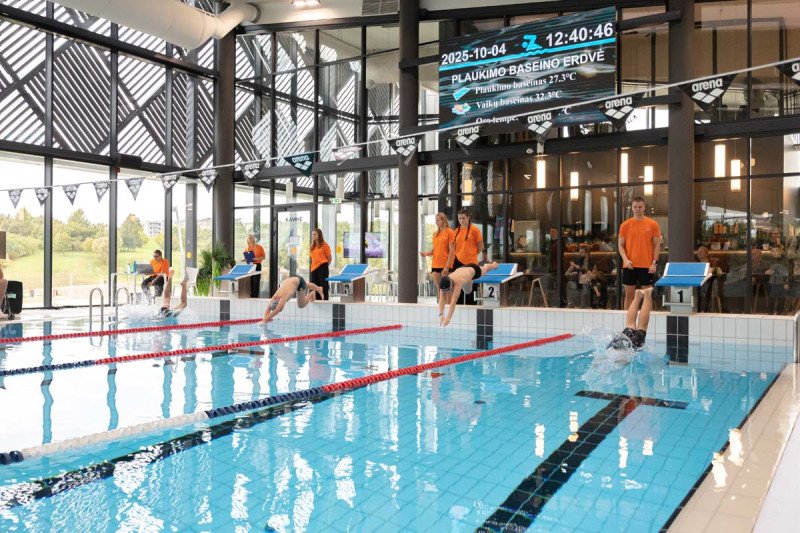 Jonava tapo Lietuvos sporto širdimi: baseine – plaukimo varžybos "#PlaukiamJonavoj"