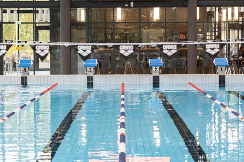 Jonava tapo Lietuvos sporto širdimi: baseine – plaukimo varžybos "#PlaukiamJonavoj"