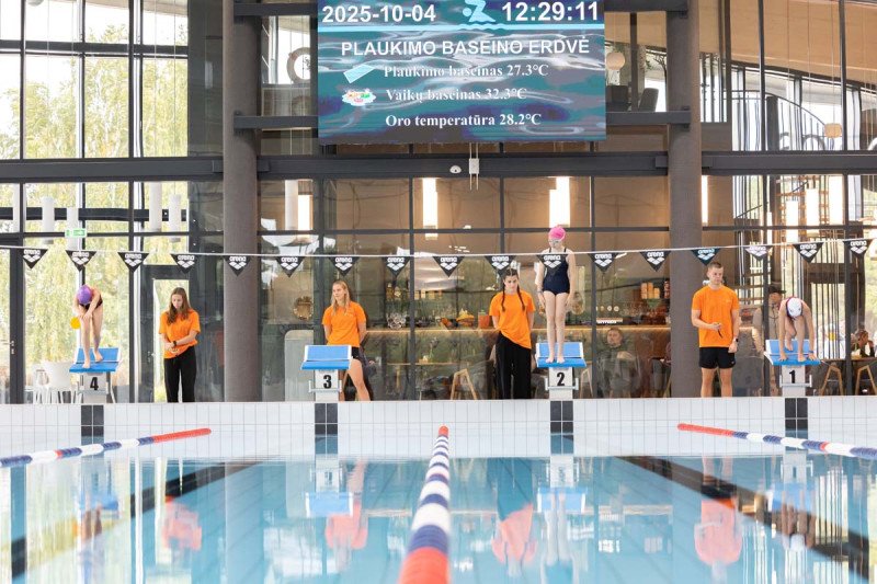 Jonava tapo Lietuvos sporto širdimi: baseine – plaukimo varžybos "#PlaukiamJonavoj"