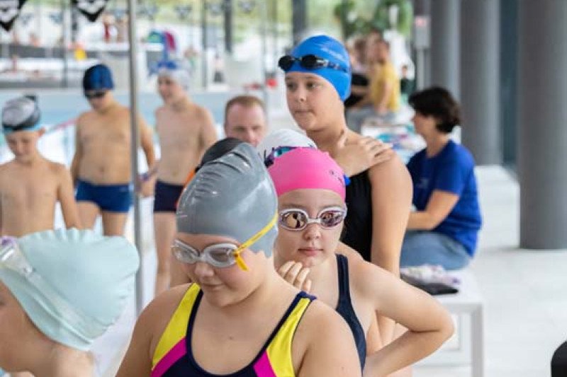 Jonava tapo Lietuvos sporto širdimi: baseine – plaukimo varžybos "#PlaukiamJonavoj"