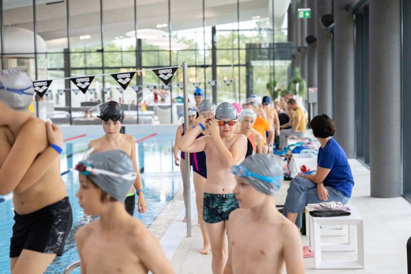 Jonava tapo Lietuvos sporto širdimi: baseine – plaukimo varžybos "#PlaukiamJonavoj"