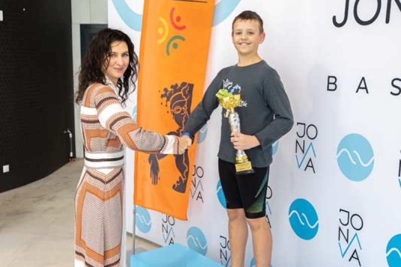 Jonava tapo Lietuvos sporto širdimi: baseine – plaukimo varžybos "#PlaukiamJonavoj"