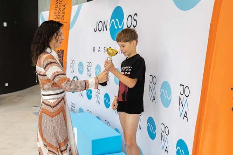 Jonava tapo Lietuvos sporto širdimi: baseine – plaukimo varžybos "#PlaukiamJonavoj"