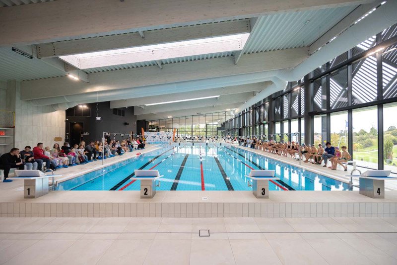 Jonava tapo Lietuvos sporto širdimi: baseine – plaukimo varžybos "#PlaukiamJonavoj"