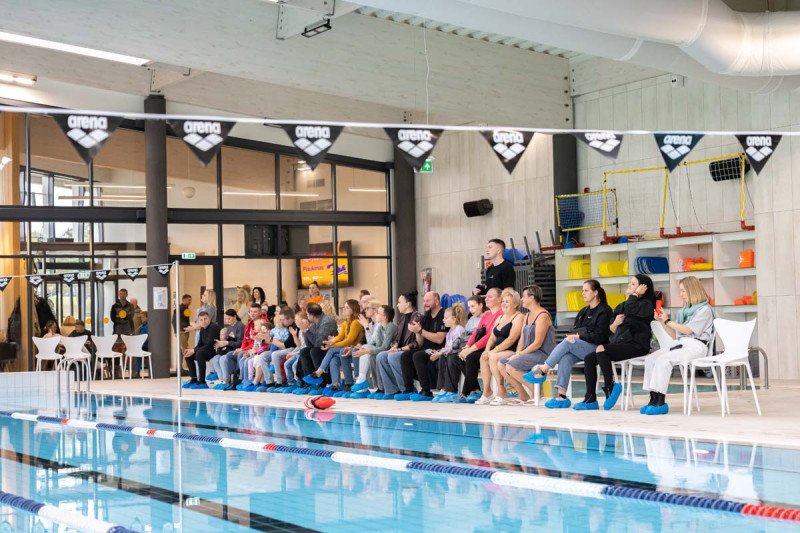 Jonava tapo Lietuvos sporto širdimi: baseine – plaukimo varžybos "#PlaukiamJonavoj"
