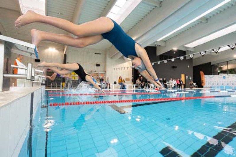 Jonava tapo Lietuvos sporto širdimi: baseine – plaukimo varžybos "#PlaukiamJonavoj"