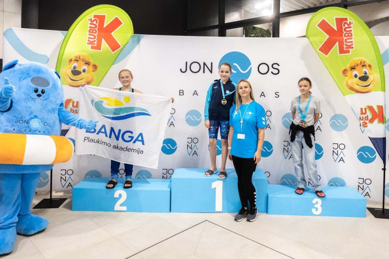 Jonavos baseinas 3-ąjį gimtadienį paminėjo tradicinėmis plaukimo varžybomis „Vuošio taurė 2025–2026 m. I etapas“