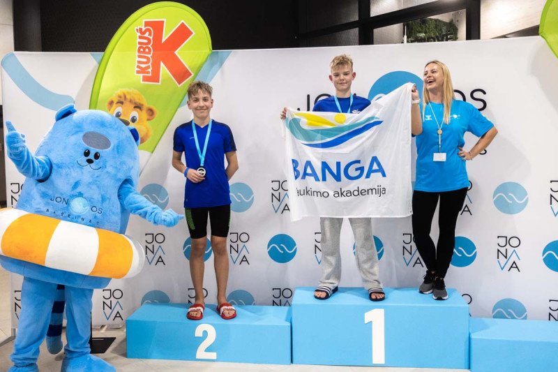 Jonavos baseinas 3-ąjį gimtadienį paminėjo tradicinėmis plaukimo varžybomis „Vuošio taurė 2025–2026 m. I etapas“