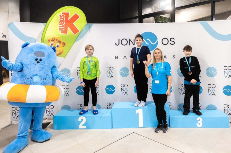 Jonavos baseinas 3-ąjį gimtadienį paminėjo tradicinėmis plaukimo varžybomis „Vuošio taurė 2025–2026 m. I etapas“