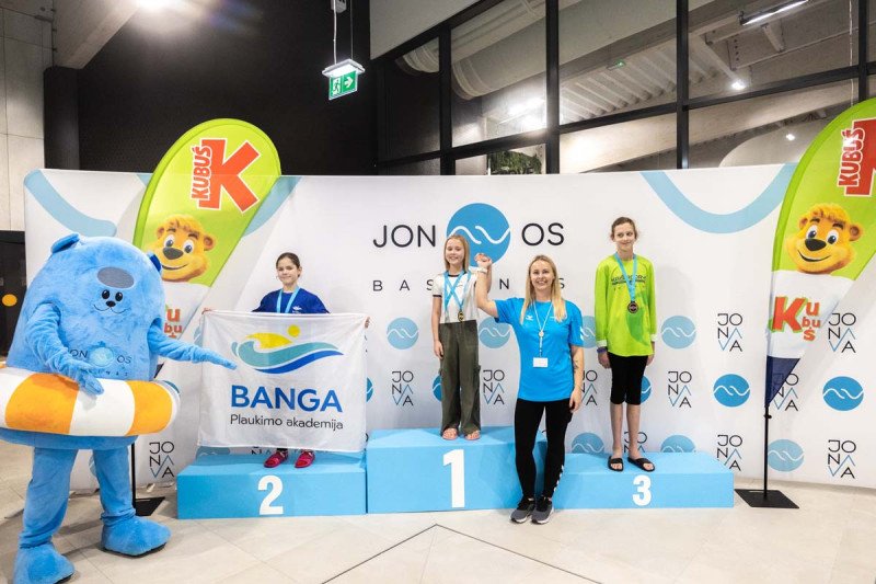 Jonavos baseinas 3-ąjį gimtadienį paminėjo tradicinėmis plaukimo varžybomis „Vuošio taurė 2025–2026 m. I etapas“