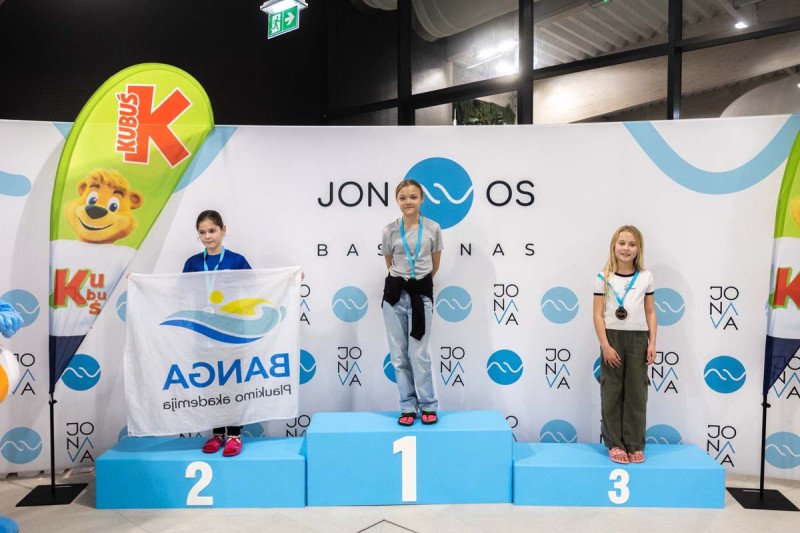 Jonavos baseinas 3-ąjį gimtadienį paminėjo tradicinėmis plaukimo varžybomis „Vuošio taurė 2025–2026 m. I etapas“