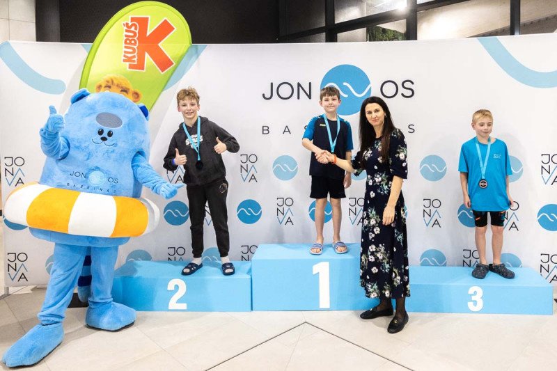 Jonavos baseinas 3-ąjį gimtadienį paminėjo tradicinėmis plaukimo varžybomis „Vuošio taurė 2025–2026 m. I etapas“