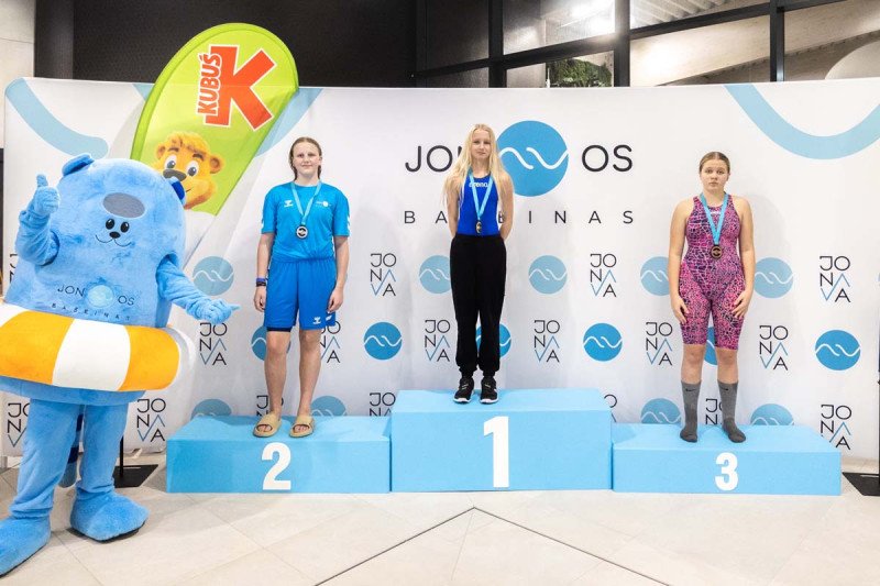 Jonavos baseinas 3-ąjį gimtadienį paminėjo tradicinėmis plaukimo varžybomis „Vuošio taurė 2025–2026 m. I etapas“
