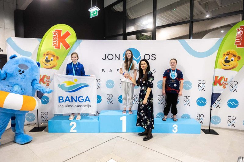 Jonavos baseinas 3-ąjį gimtadienį paminėjo tradicinėmis plaukimo varžybomis „Vuošio taurė 2025–2026 m. I etapas“