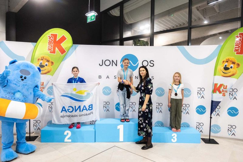 Jonavos baseinas 3-ąjį gimtadienį paminėjo tradicinėmis plaukimo varžybomis „Vuošio taurė 2025–2026 m. I etapas“