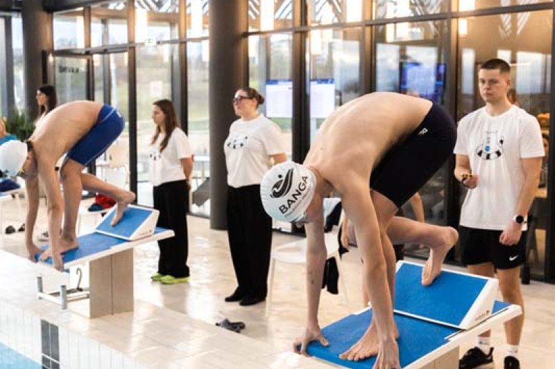 Jonavos baseinas 3-ąjį gimtadienį paminėjo tradicinėmis plaukimo varžybomis „Vuošio taurė 2025–2026 m. I etapas“