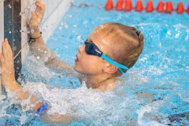 Jonavos baseinas 3-ąjį gimtadienį paminėjo tradicinėmis plaukimo varžybomis „Vuošio taurė 2025–2026 m. I etapas“