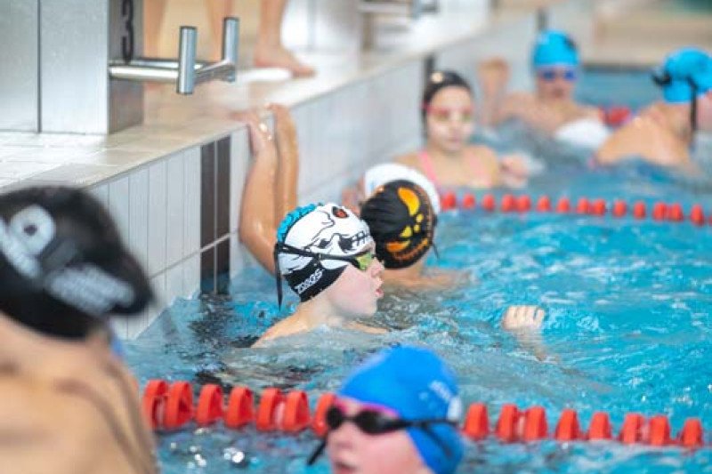 Jonavos baseinas 3-ąjį gimtadienį paminėjo tradicinėmis plaukimo varžybomis „Vuošio taurė 2025–2026 m. I etapas“