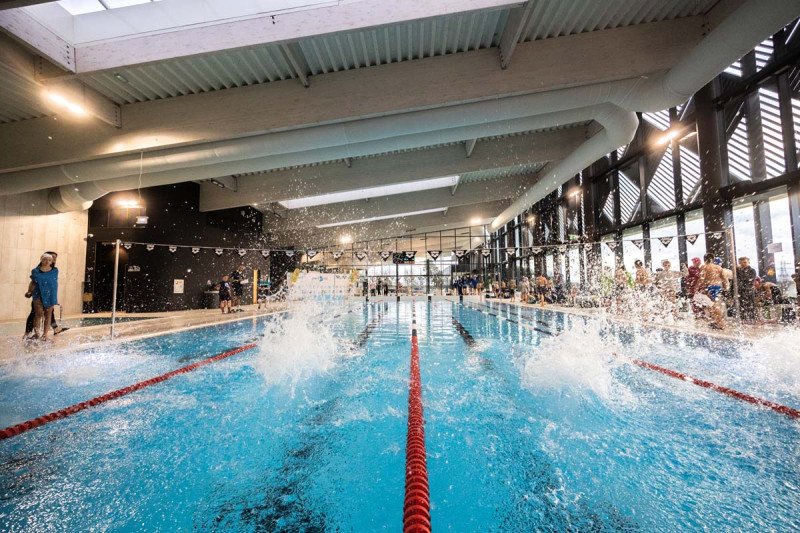 Jonavos baseinas 3-ąjį gimtadienį paminėjo tradicinėmis plaukimo varžybomis „Vuošio taurė 2025–2026 m. I etapas“