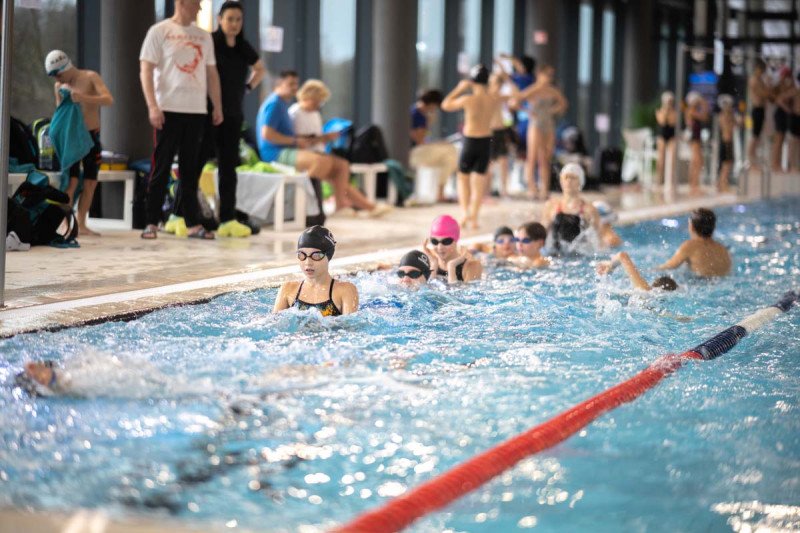 Jonavos baseinas 3-ąjį gimtadienį paminėjo tradicinėmis plaukimo varžybomis „Vuošio taurė 2025–2026 m. I etapas“