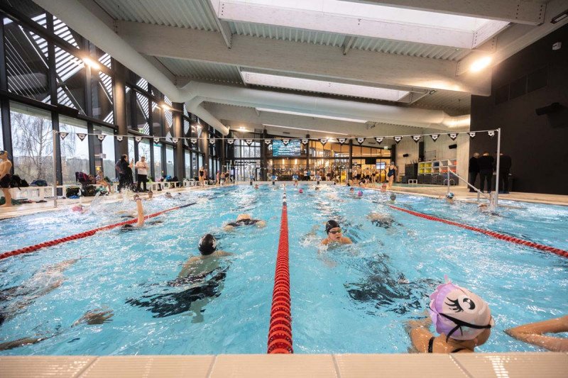 Jonavos baseinas 3-ąjį gimtadienį paminėjo tradicinėmis plaukimo varžybomis „Vuošio taurė 2025–2026 m. I etapas“