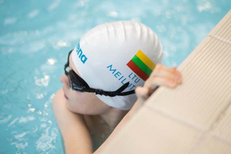 Plaukimo varžybose ,,Jonavos SPLASH” apdovanoti greičiausi Jonavos miesto antrokai