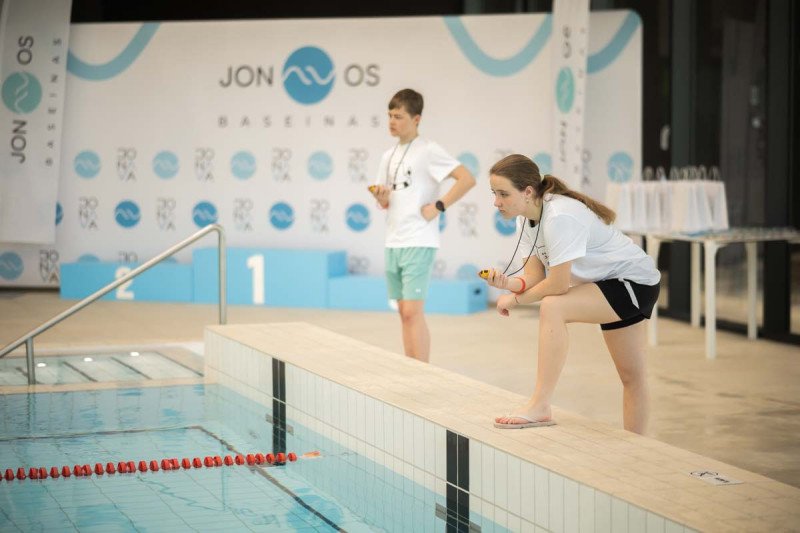 Plaukimo varžybose ,,Jonavos SPLASH” apdovanoti greičiausi Jonavos miesto antrokai