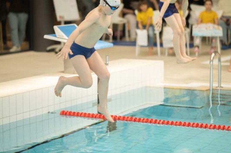 Plaukimo varžybose ,,Jonavos SPLASH” apdovanoti greičiausi Jonavos miesto antrokai