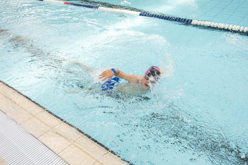 Plaukimo varžybose ,,Jonavos SPLASH” apdovanoti greičiausi Jonavos miesto antrokai