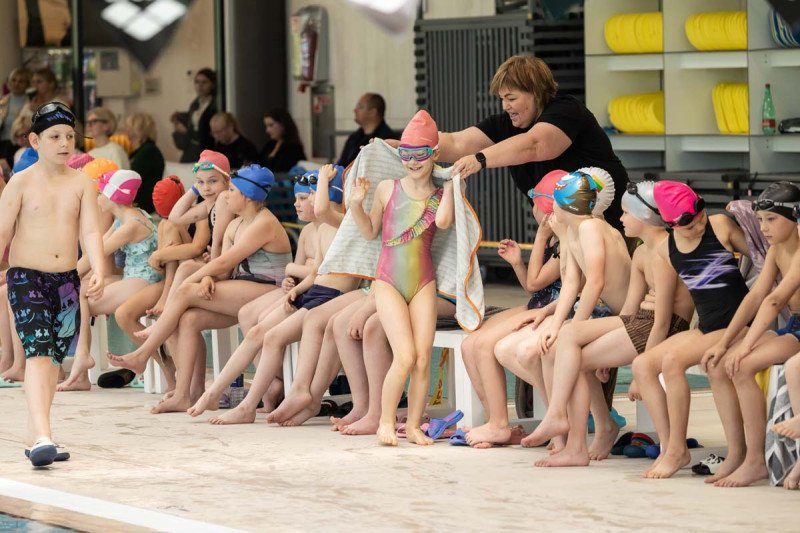 Plaukimo varžybose ,,Jonavos SPLASH” apdovanoti greičiausi Jonavos miesto antrokai