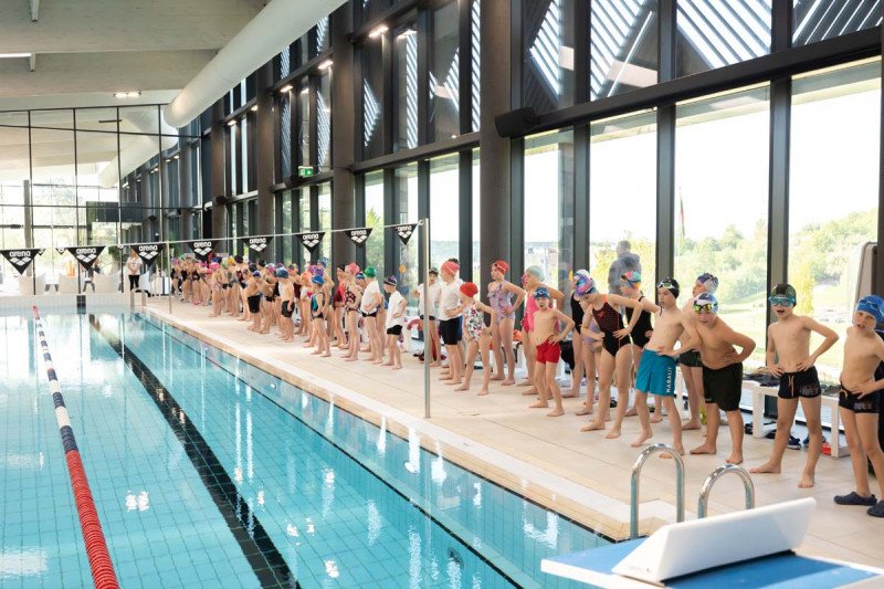 Plaukimo varžybose ,,Jonavos SPLASH” apdovanoti greičiausi Jonavos miesto antrokai