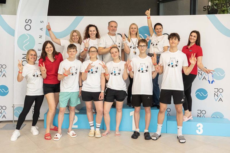 Plaukimo varžybose ,,Jonavos SPLASH” apdovanoti greičiausi Jonavos miesto antrokai