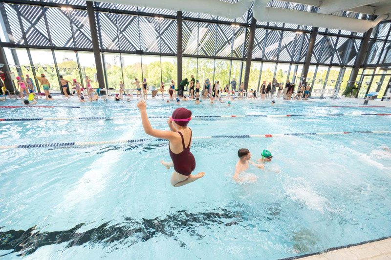 Plaukimo varžybose ,,Jonavos SPLASH” apdovanoti greičiausi Jonavos miesto antrokai