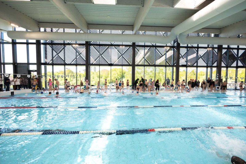 Plaukimo varžybose ,,Jonavos SPLASH” apdovanoti greičiausi Jonavos miesto antrokai