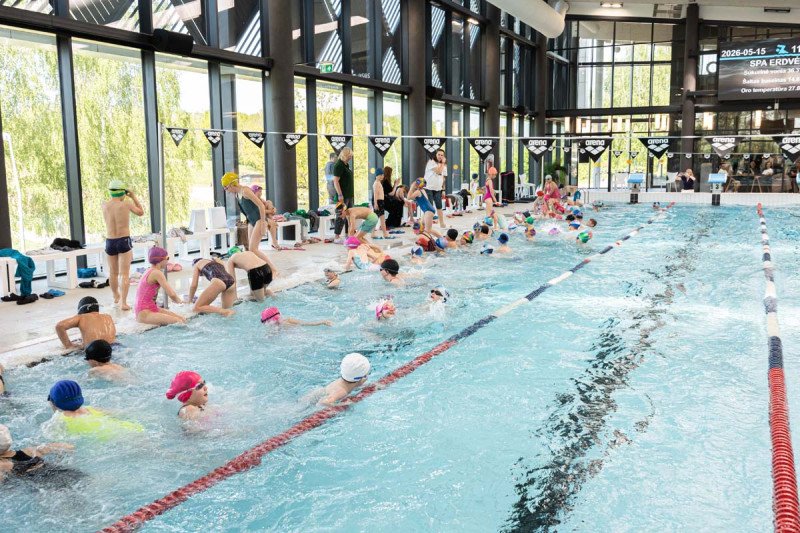 Plaukimo varžybose ,,Jonavos SPLASH” apdovanoti greičiausi Jonavos miesto antrokai