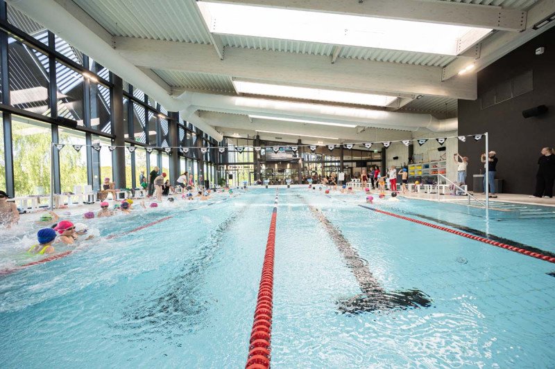 Plaukimo varžybose ,,Jonavos SPLASH” apdovanoti greičiausi Jonavos miesto antrokai