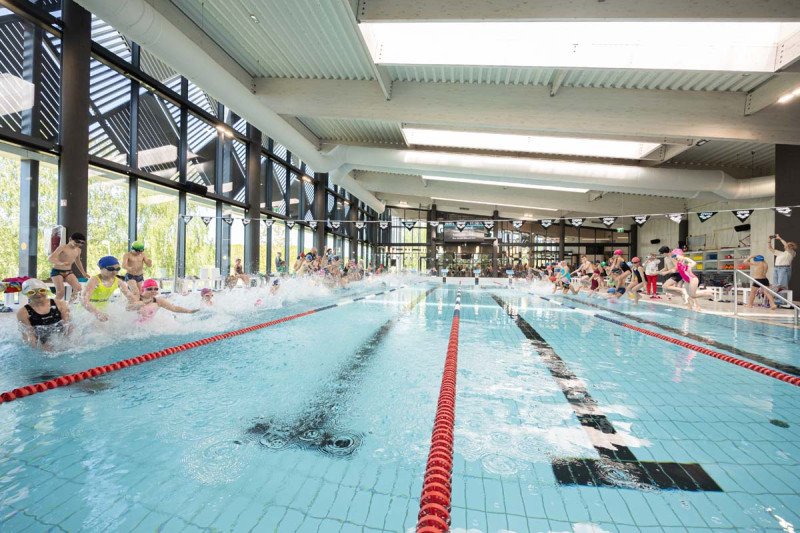 Plaukimo varžybose ,,Jonavos SPLASH” apdovanoti greičiausi Jonavos miesto antrokai