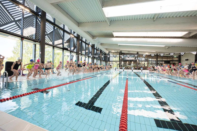 Plaukimo varžybose ,,Jonavos SPLASH” apdovanoti greičiausi Jonavos miesto antrokai