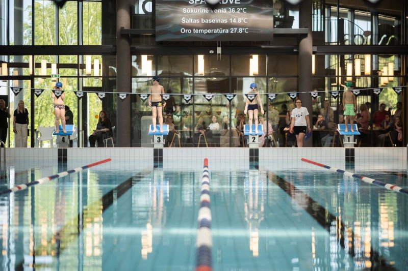 Plaukimo varžybose ,,Jonavos SPLASH” apdovanoti greičiausi Jonavos miesto antrokai